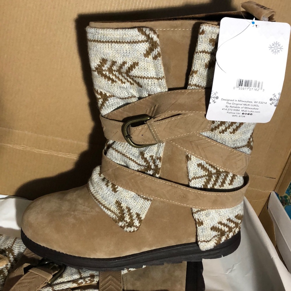 MUK LUKS Women’s Nikki Belt Wrapped Boot